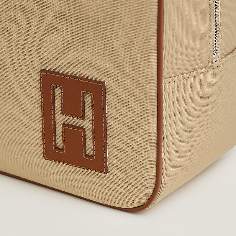 Chapitre case, large model - Black | Hermès Saudi Arabia